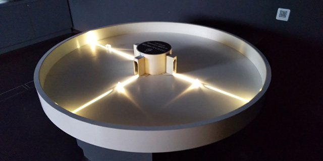 光の不思議を体験する展示/千葉市科学館（千葉県）