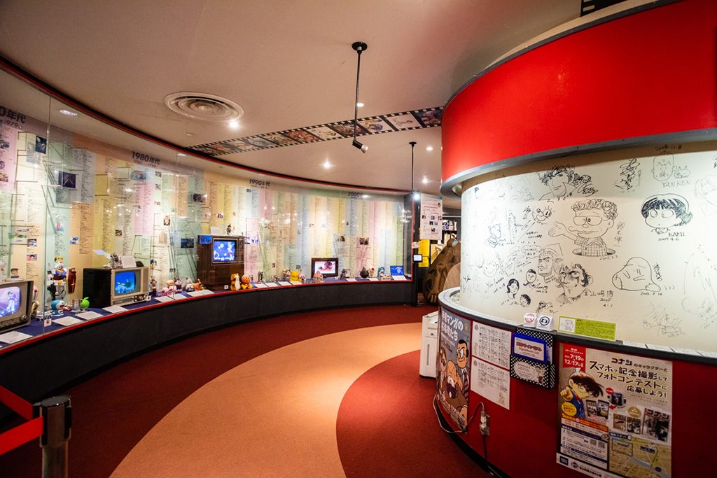 大きなサイン柱/東京工芸大学 杉並アニメーションミュージアム(東京都/杉並区)