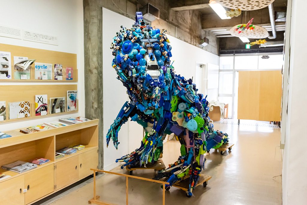 藤浩志《トイザウルス》2009/アーツ千代田3331(東京都/千代田区)