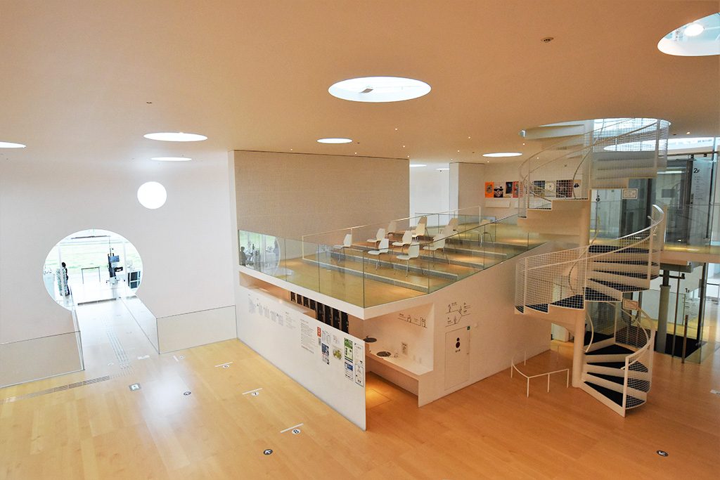 横須賀美術館(神奈川県/横須賀市)