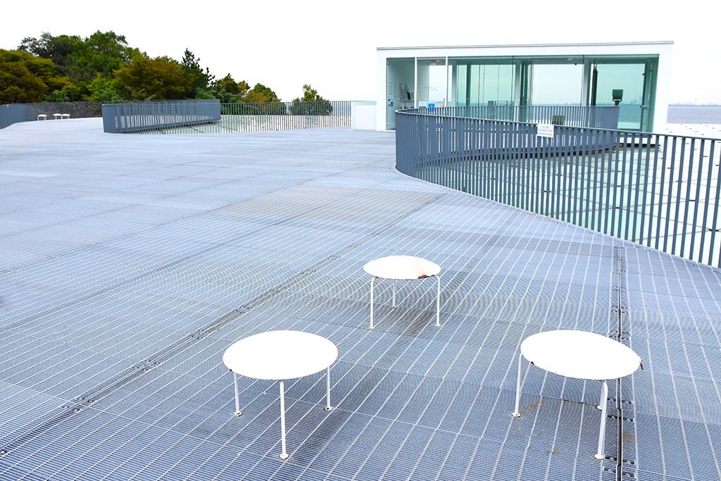 「屋上広場」/横須賀美術館(神奈川県/横須賀市)