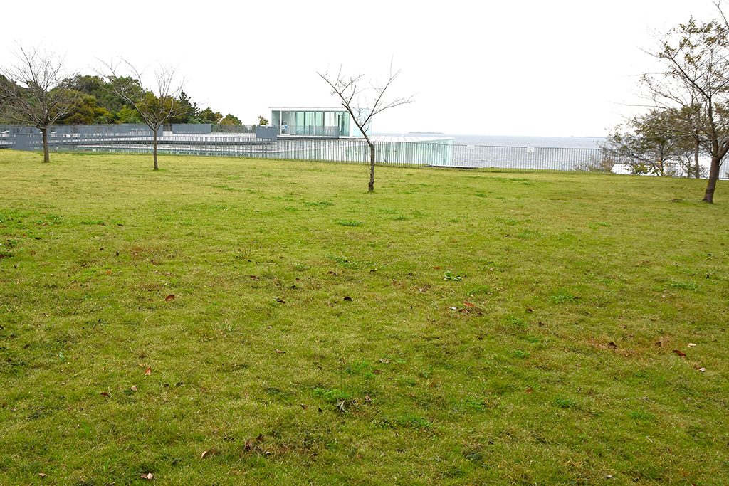 「山の広場」/横須賀美術館(神奈川県/横須賀市)