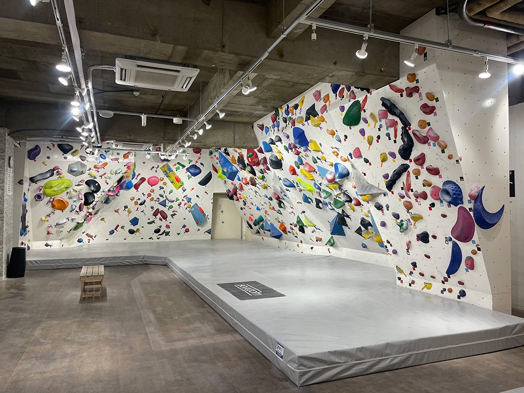 川崎ボルダリング・クライミングジムBOULCOM川崎店（神奈川県）