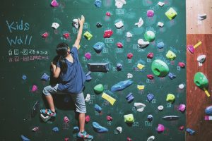 子どもOK！大阪のおすすめボルダリングスポット。習い事としても人気急上昇中♪