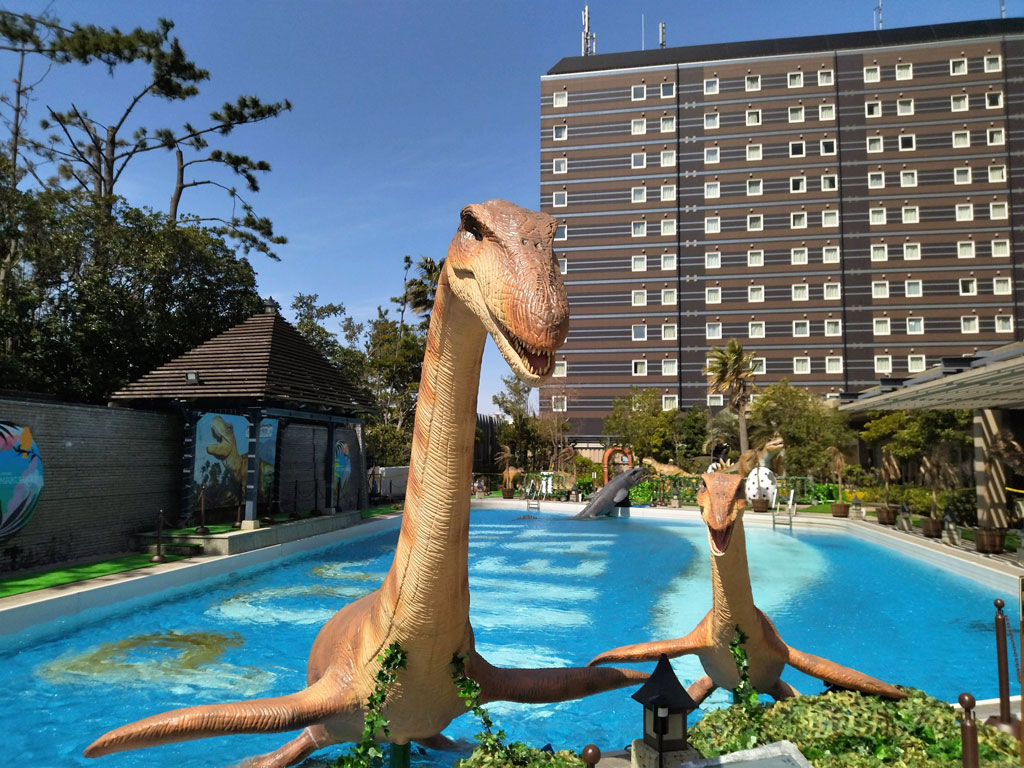 プレシオサウルスの親子／ダイナソーアドベンチャーツアー in 東京ベイ幕張（千葉県）