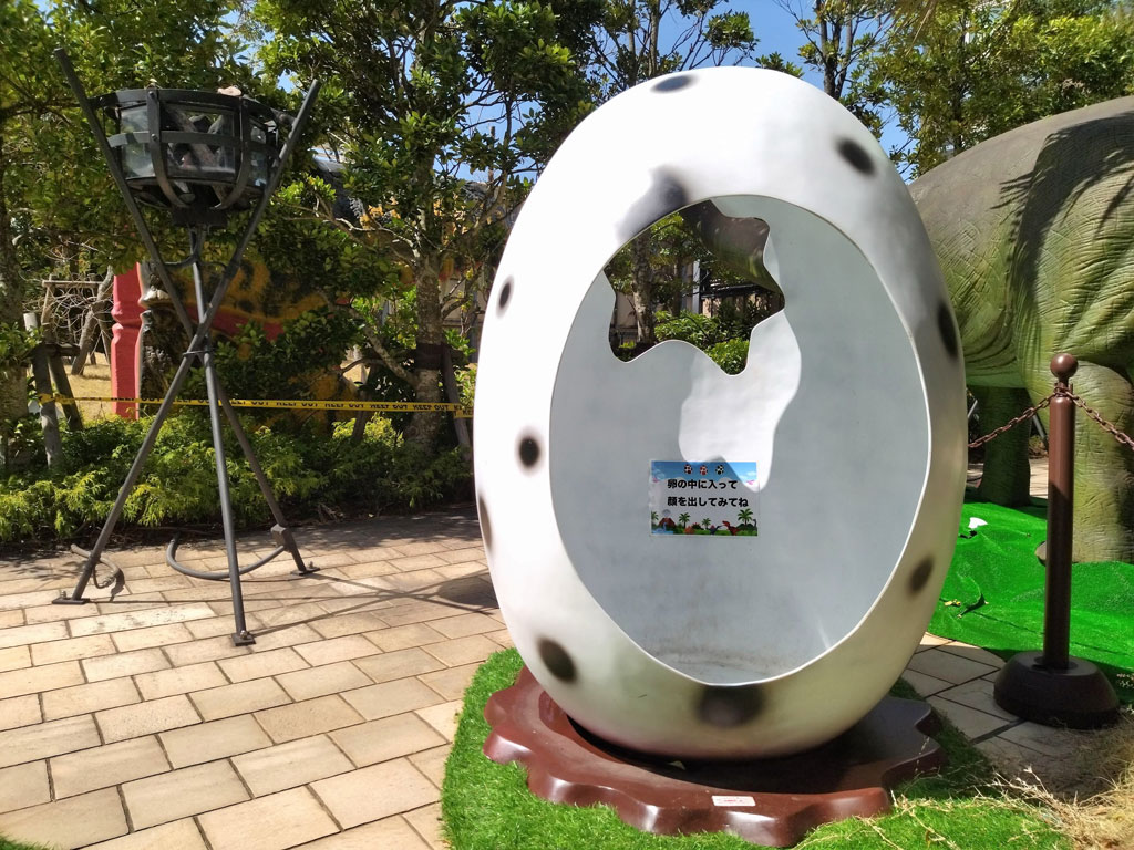 フォトジェニックな1枚が楽しめる恐竜卵オブジェ／ダイナソーアドベンチャーツアー in 東京ベイ幕張（千葉県）