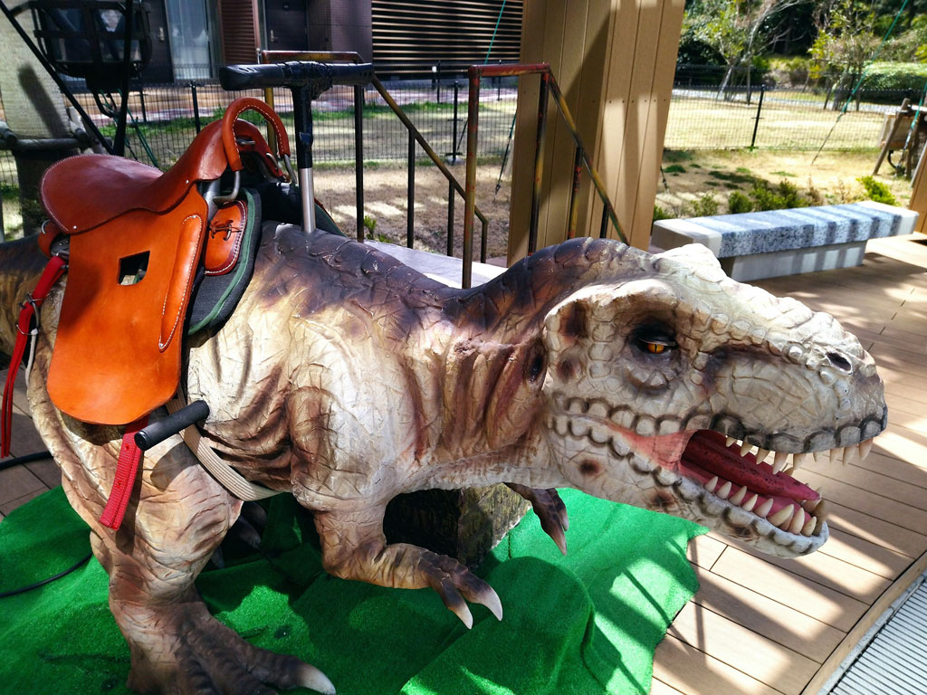 「ライディングダイナソー」（無料）／ダイナソーアドベンチャーツアー in 東京ベイ幕張（千葉県）