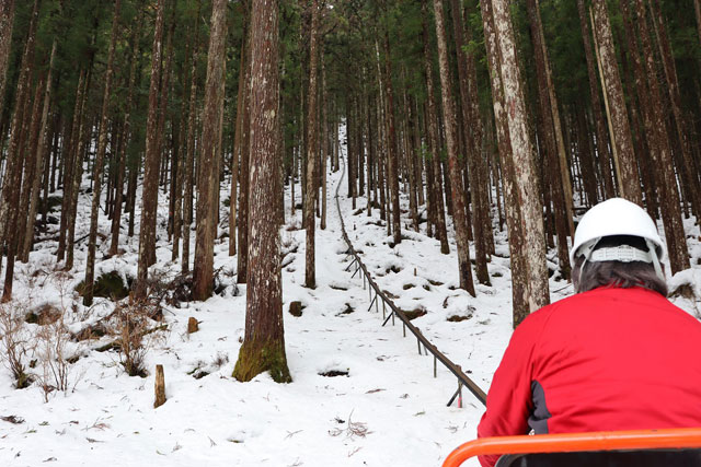 急斜面の五代松モノレール/洞川温泉（奈良県／天川村）