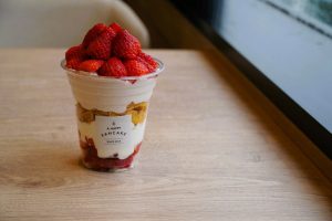 幸せのいちご農園でいちご狩り&パフェも！幸せのパンケーキ 淡路島リゾートを満喫