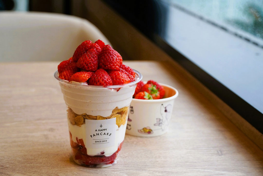 摘みたていちごパフェ/幸せのパンケーキ 淡路島リゾート(兵庫県/淡路市)
