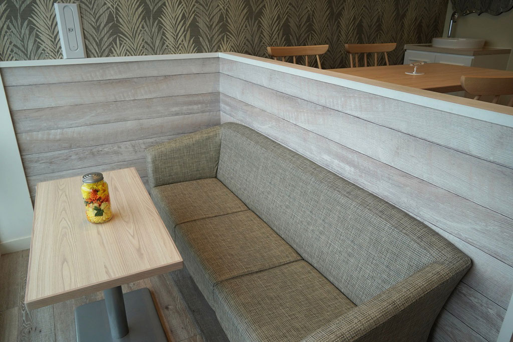 1階ステップフロアの個室内/幸せのパンケーキ 淡路島リゾート(兵庫県/淡路市)