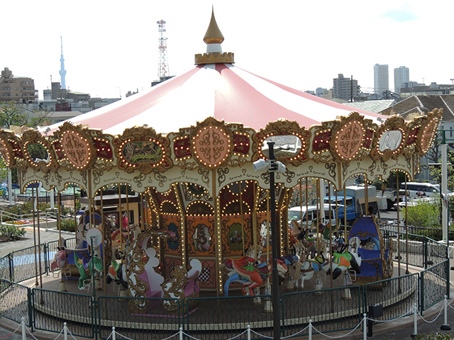 1回約2分のメリーゴーランド/あらかわ遊園（東京都／荒川区）