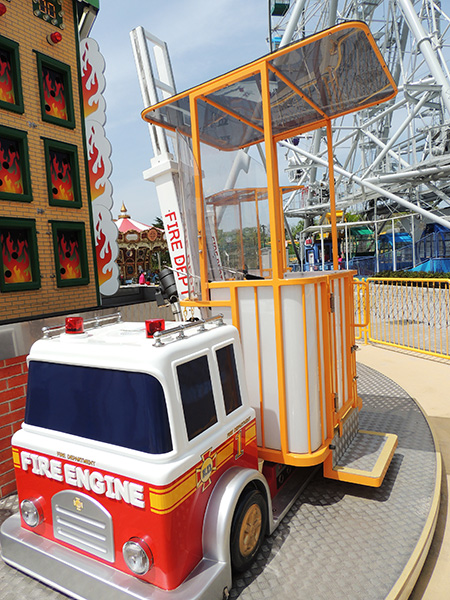ライドが上下するウォーターシューティングライド/あらかわ遊園（東京都／荒川区）
