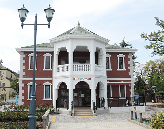 2階には多目的ルームがある「ふれあいハウス」/あらかわ遊園（東京都／荒川区）