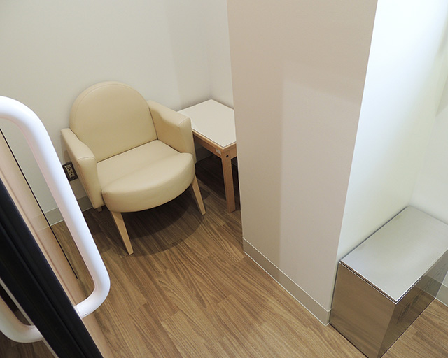 ベビールーム内にある個室の授乳室/あらかわ遊園（東京都／荒川区）