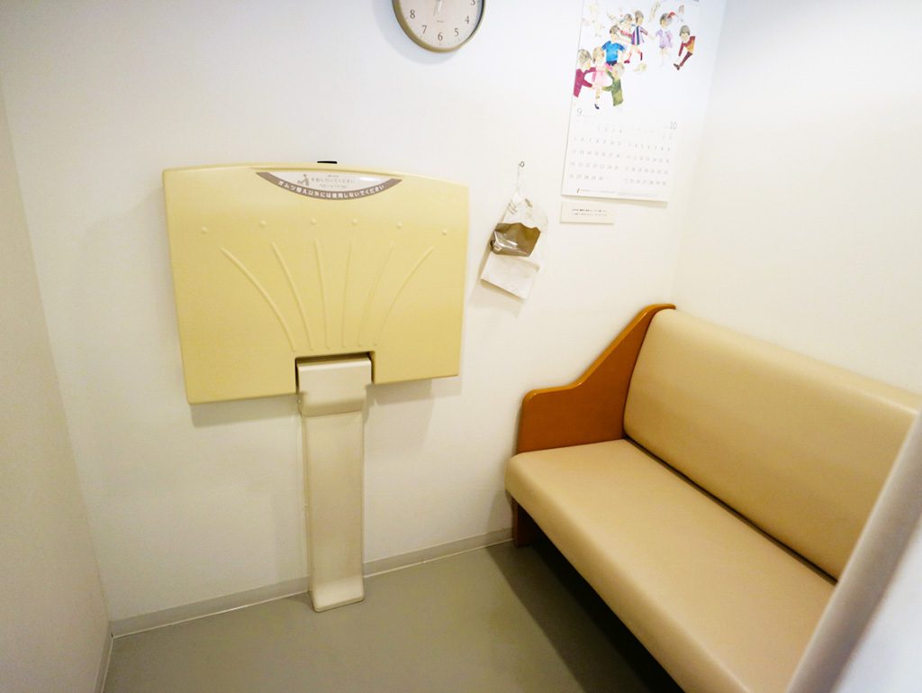 授乳室とオムツ交換台/ちひろ美術館・東京（東京都/練馬区）