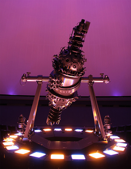 約8500の星を映し出す投影機/板橋区立教育科学館(東京都)