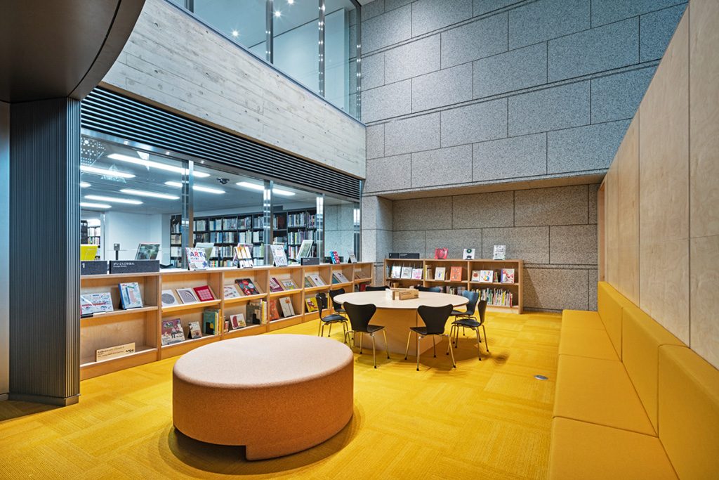 「こどもとしょしつ」/東京都現代美術館（江東区）