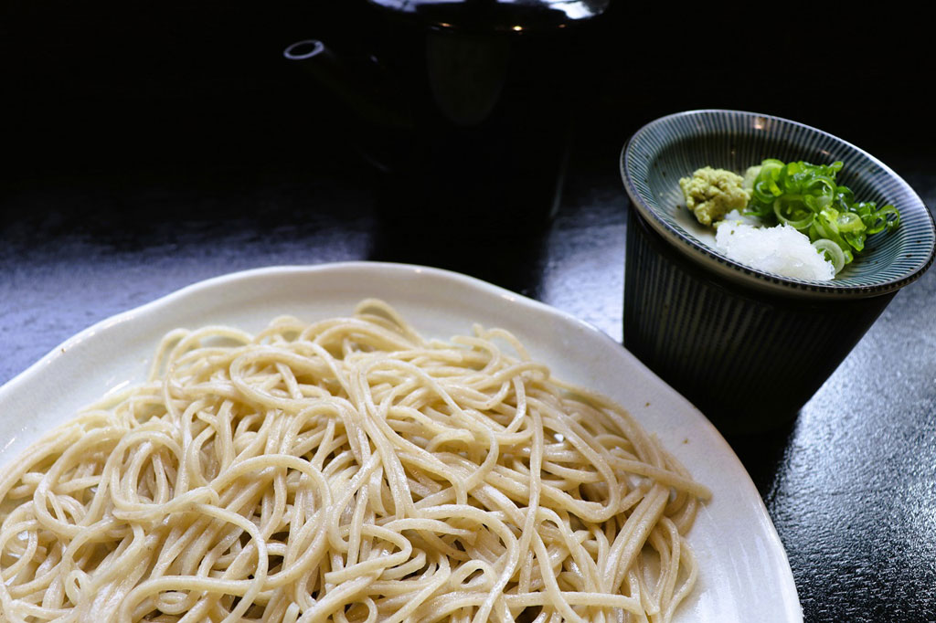 単品でも注文ができるそば/河内の風穴（滋賀県／多賀町）
