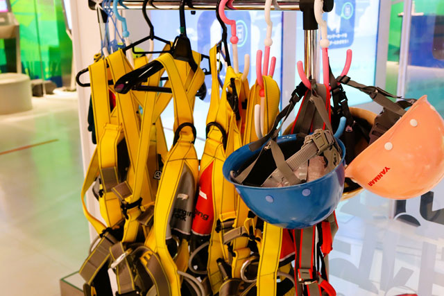 ハーネスやヘルメットを装着/ヤンマーミュージアム（滋賀県／長浜市）