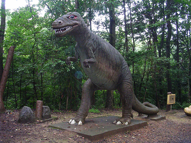 ティラノサウルスのモニュメント/埼玉県こども動物自然公園（東松山市）