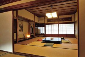 町家や蔵を改装した「内子の宿　 織・久・くら・こころ」で明治・大正期の面影を感じよう