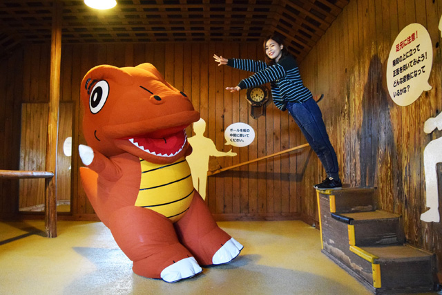 18度傾いた部屋/白浜エネルギーランド（和歌山県/白浜町）