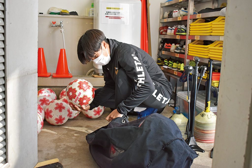 日テレ・東京ヴェルディベレーザ／道具の手入れの様子