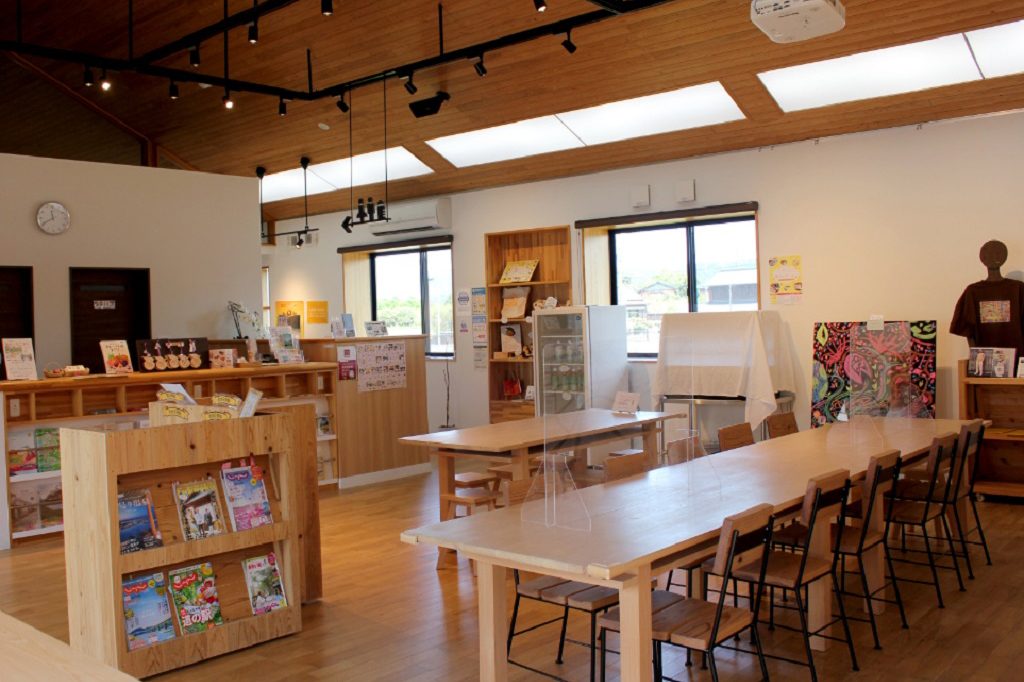 休憩所「ウキハコ」館内/道の駅 うきは（福岡県/うきは市））