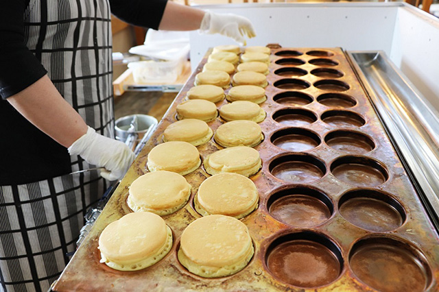 回転焼き（黒あん・白あん）/道の駅 むなかた（福岡県/宗像市）