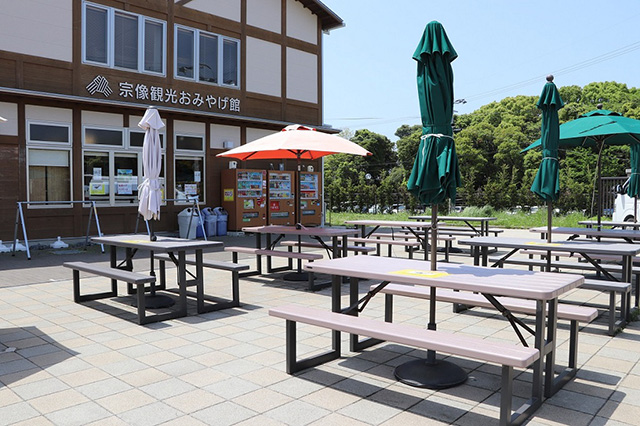 「にぎわい広場」/道の駅 むなかた（福岡県/宗像市）