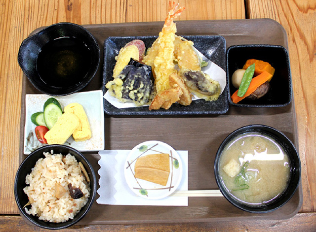 天ぷら定食(お栗茶屋)/「道の駅 鹿北 小栗郷」(熊本県/山鹿市)
