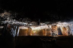 子どもと楽しめるおすすめ鍾乳洞は？洞窟探検家・吉田勝次さん厳選！服装＆準備も