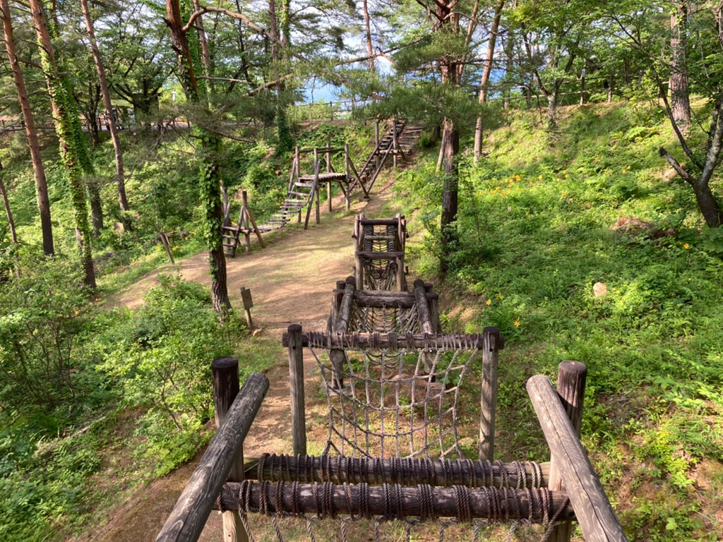 アスレチックのゴール前最後の難関／白鳳山公園フィールドアスレチック（福島県）