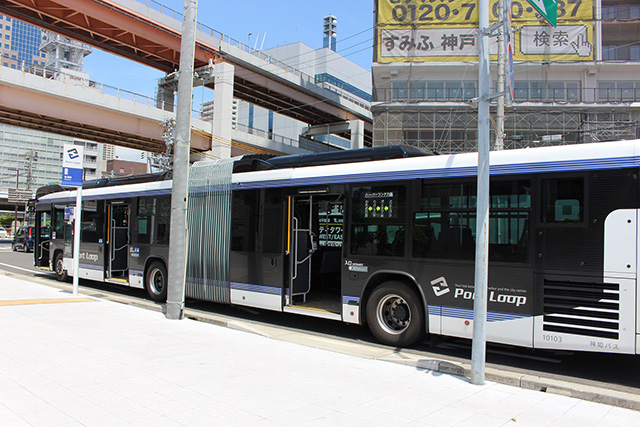 「新港町」停留所に到着のポートループ/フェリシモ チョコレート ミュージアム（兵庫県/神戸市）
