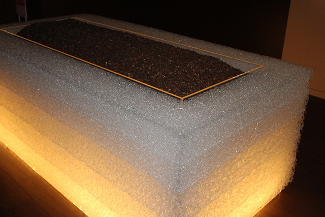 下からのあかりで神秘的なオブジェ/フェリシモ チョコレート ミュージアム（兵庫県/神戸市）