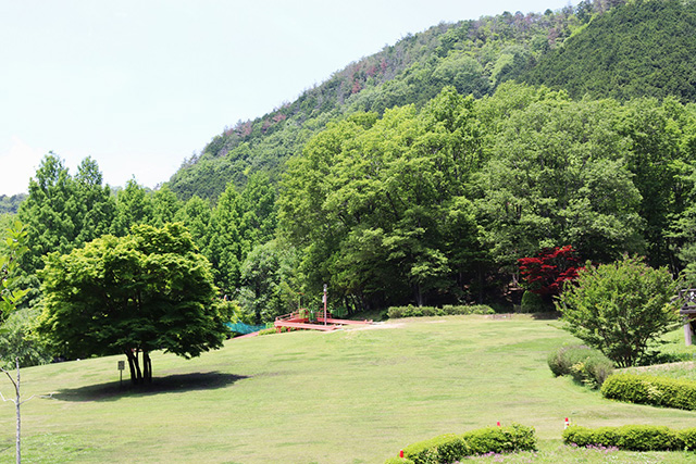 南に広がる山の丘陵/平成榛原こどものもり公園（奈良県/宇陀市）