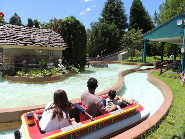 「さかなつりきんし！」の看板が・・・／富士急ハイランド「トーマスランド」（山梨県富士吉田市）