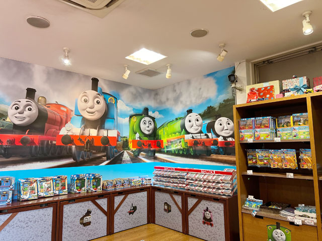 ショップ＆カフェティドマス店内／富士急ハイランド「トーマスランド」（山梨県富士吉田市）