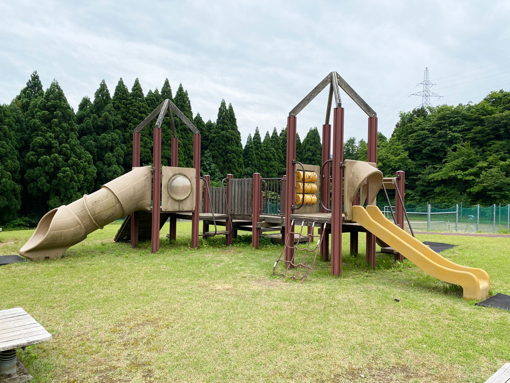 幼児も安心して遊べるコンビネーション遊具／割山森林公園天湖森（富山市）
