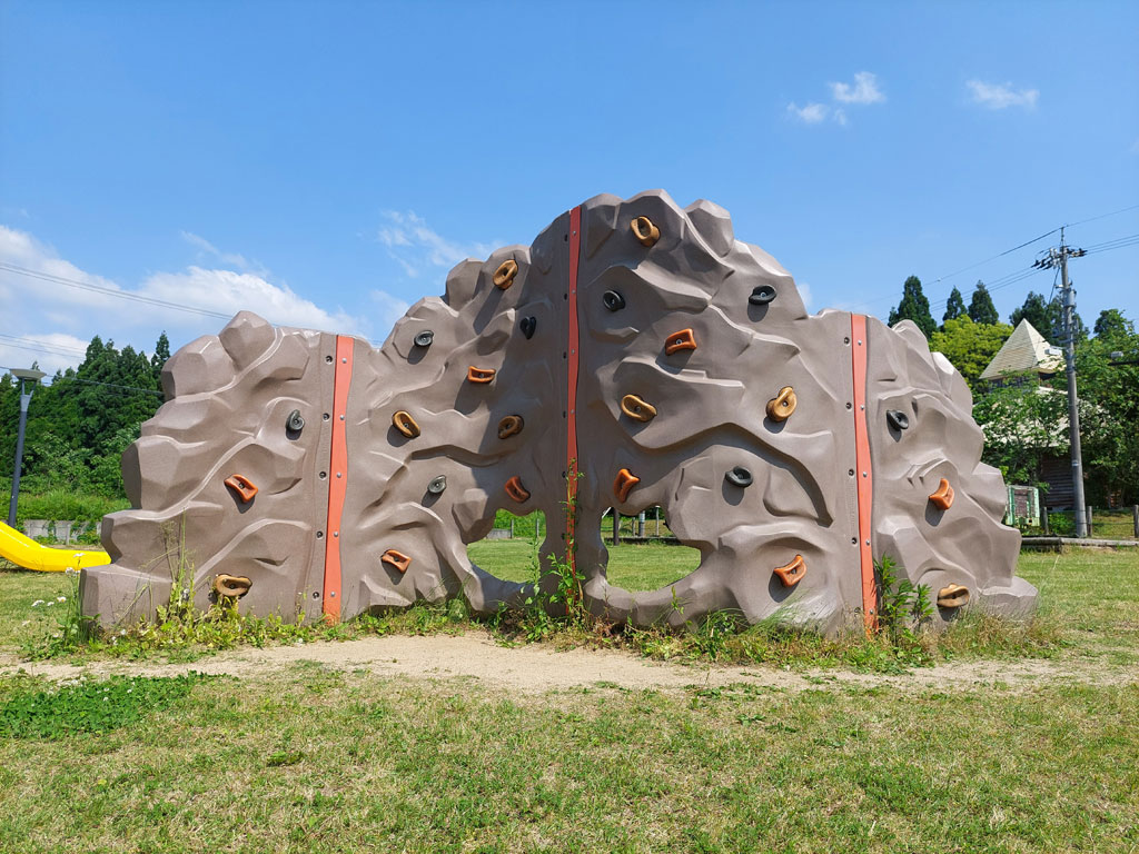 子ども向けロッククライミング／とやま健康の森 立山グリーンパーク吉峰（立山町）