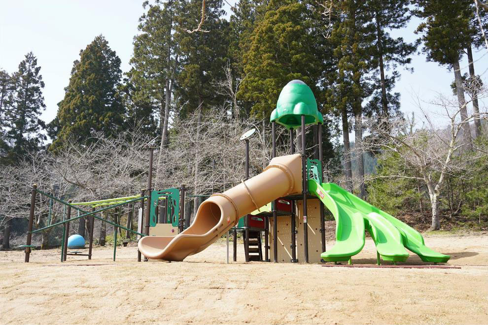アスレチック機能が充実した複合遊具／白崎公園（福井県）