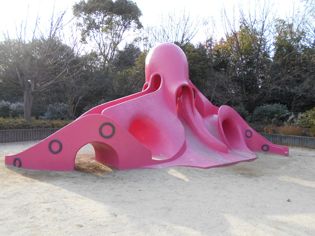 タコ型滑り台／空城山公園（府中町）