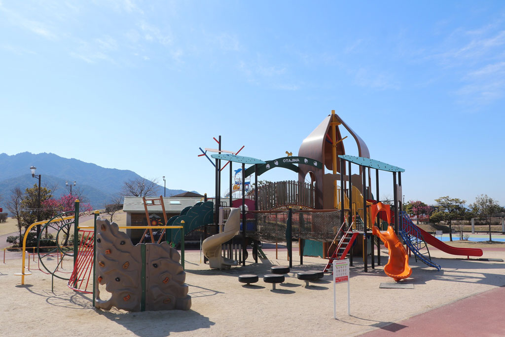 小さな子どもでも楽しめる大型遊具／やまだ屋もみじファミリーパーク（廿日市市）