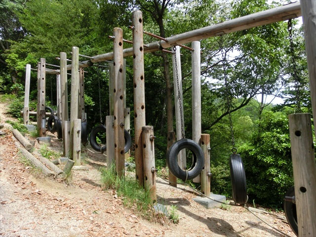 タイヤ渡り／広島市三滝少年自然の家・グリーンスポーツセンター（広島市）