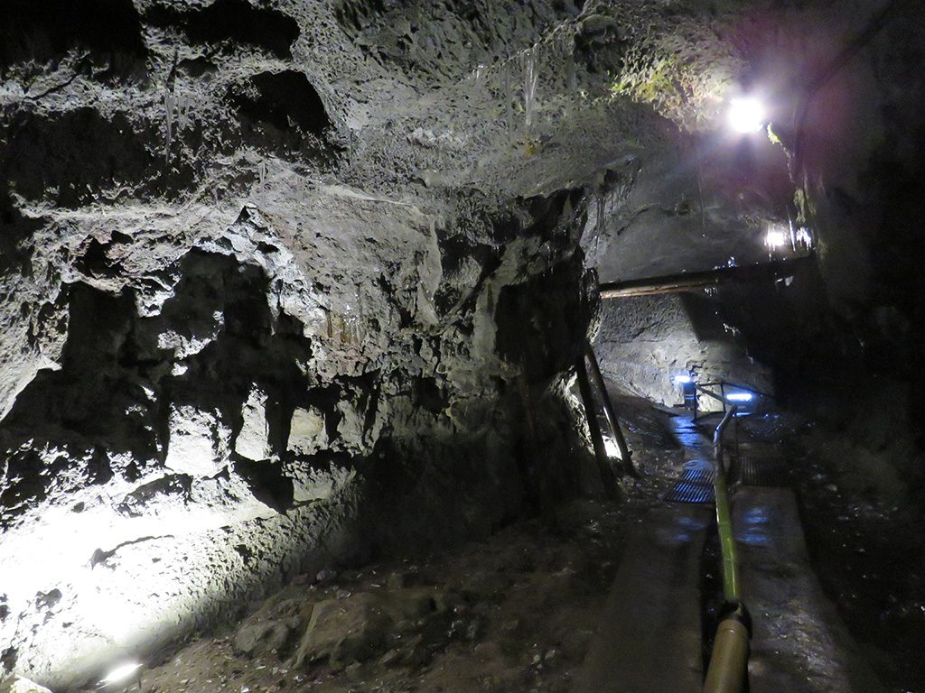 溶岩洞窟/洞窟「富岳風穴」（山梨県/富士河口湖町）