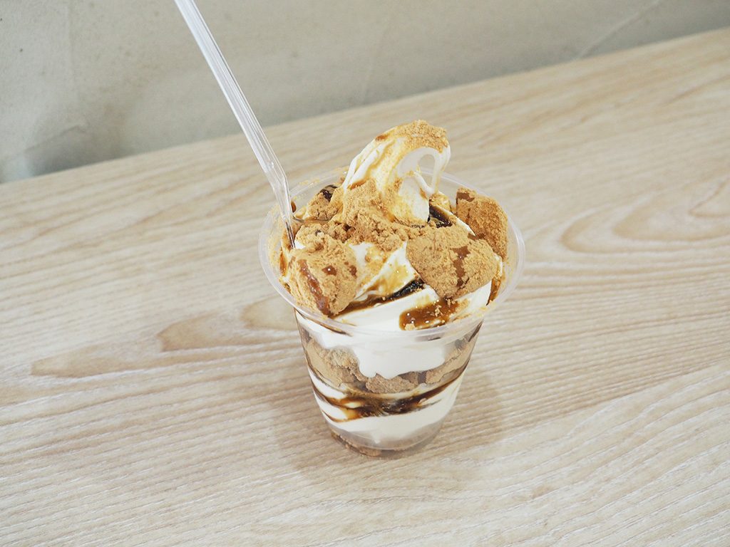 桔梗信玄パフェ/鳴沢氷穴（山梨県/鳴沢村）