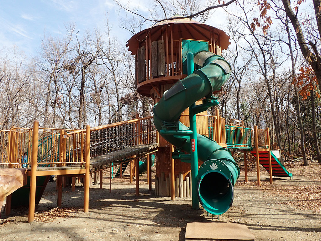 大型複合遊具／山梨県森林公園金川の森（笛吹市一宮町）