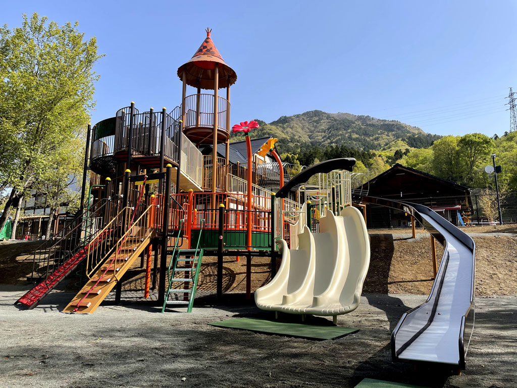 複合遊具／桂川ウェルネスパーク（大月市）