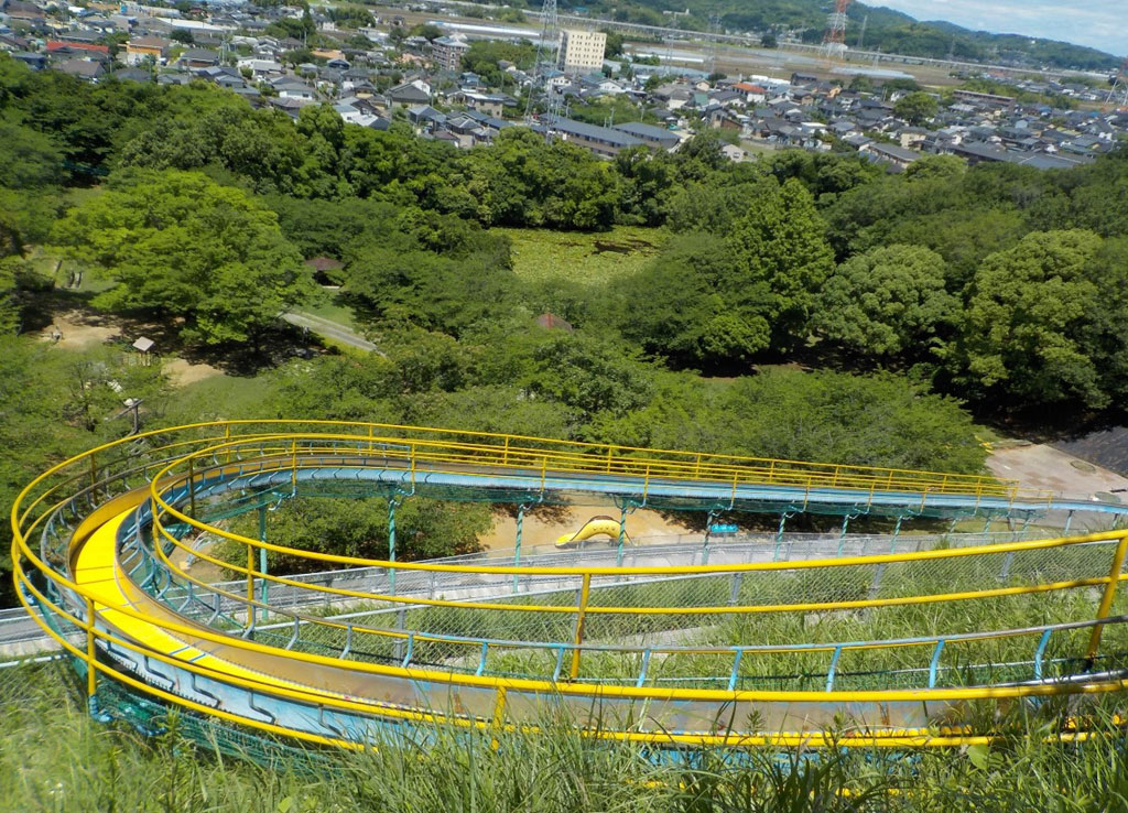 全長80mのローラースライダー／岡岳公園（宇城市）